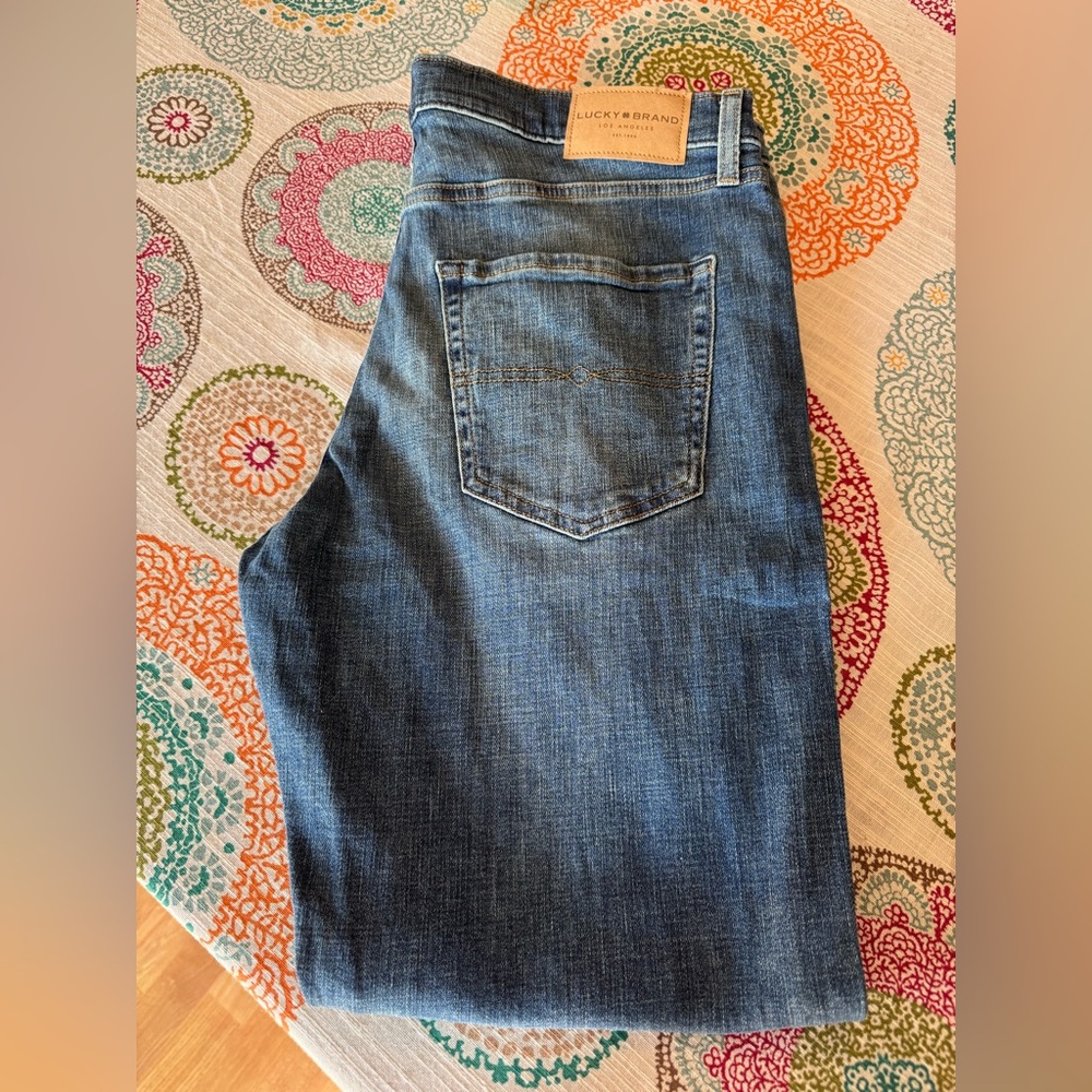 Men’s Lucky Brand Slim Jeans.